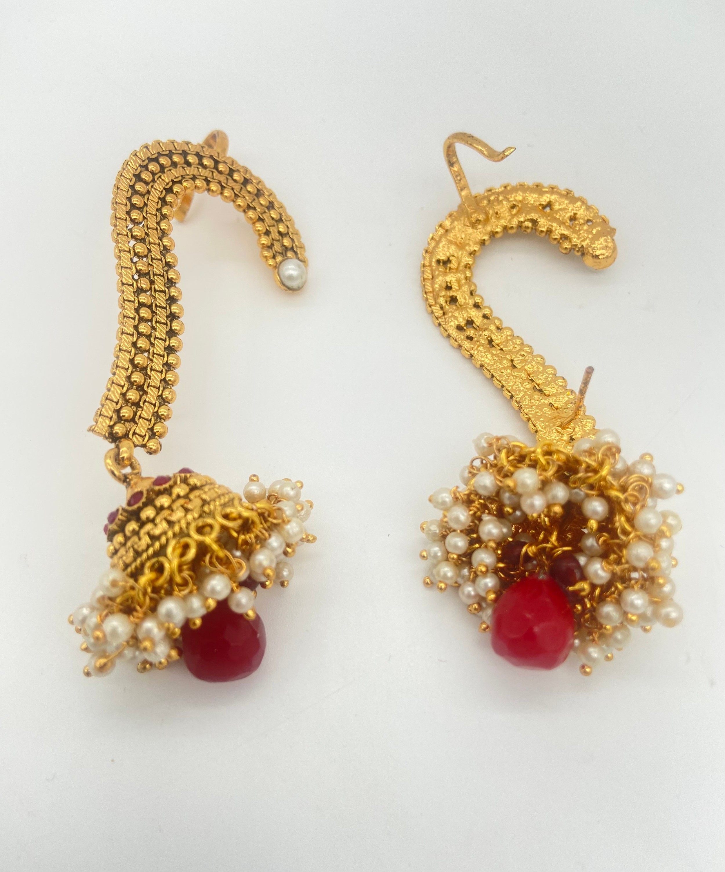 Trifari brooch and earring set, a pearl necklace and a pair of earcuffs, longest 34cm. - Image 2 of 5
