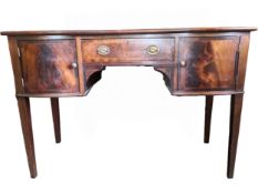 A small Georgian style mahogany and crossbanded sideboard. H.78 W.116 D.53cm.