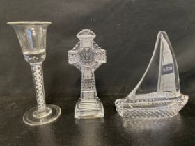 A spiral twist tasting glass along with two Galway crystal items. H.16cm. (Largest)