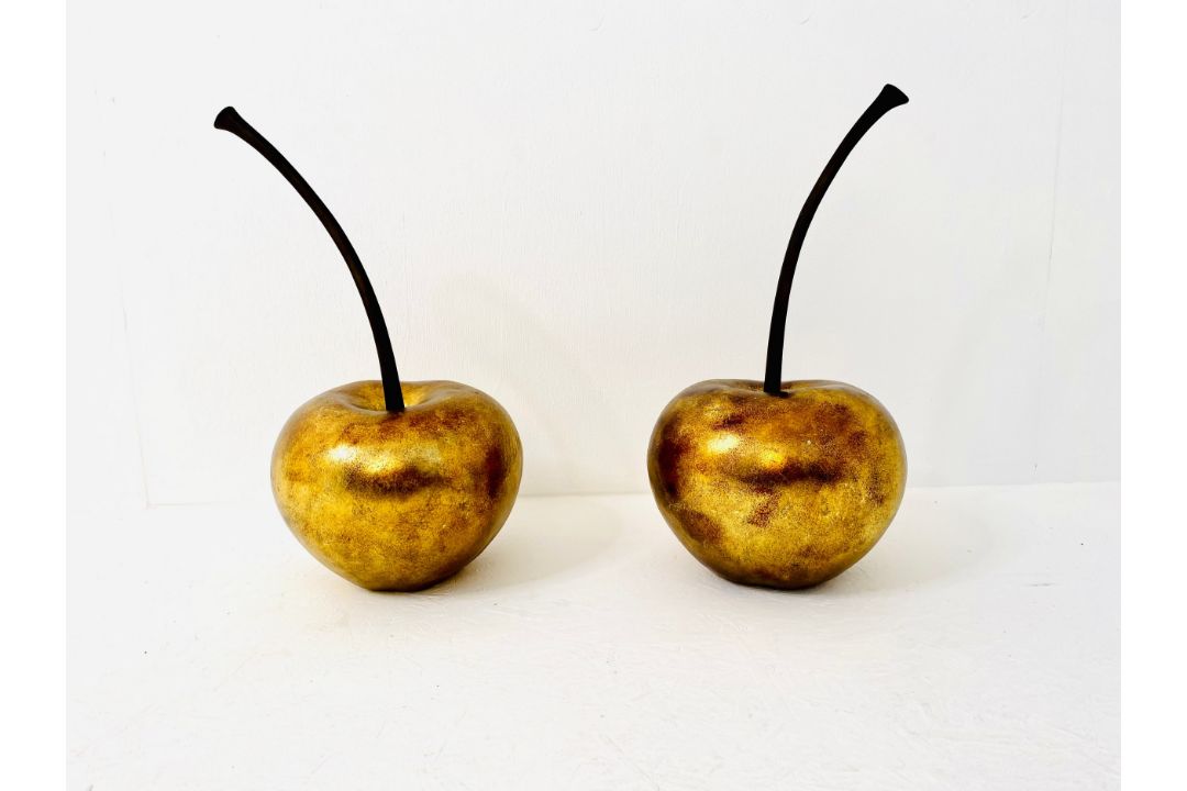 A pair of decorative composite cherries in a gold lacquered finish. H.46cm. - Image 5 of 11