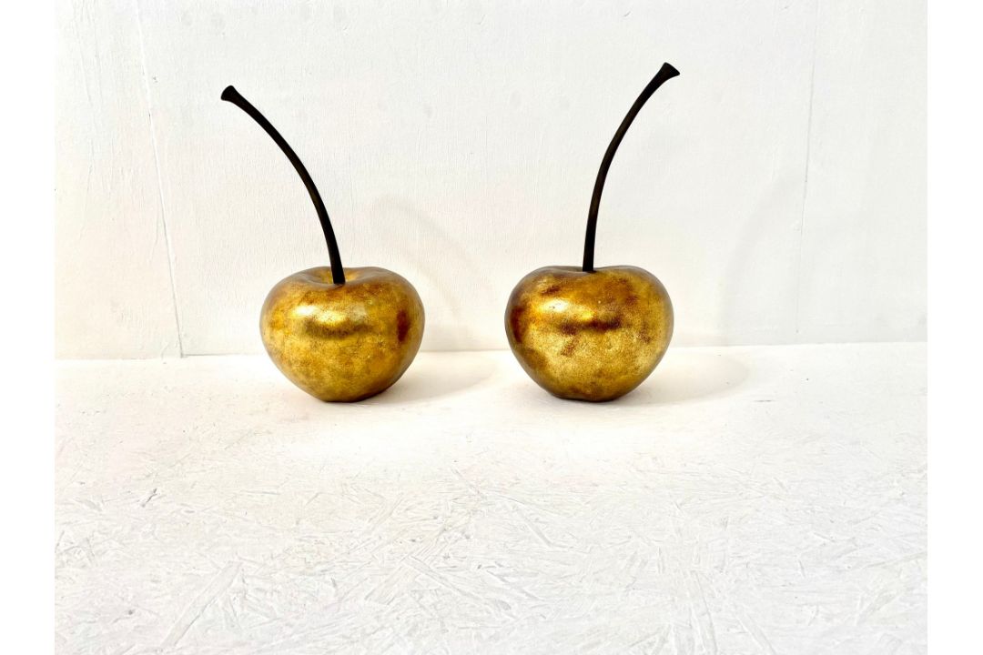 A pair of decorative composite cherries in a gold lacquered finish. H.46cm. - Image 4 of 11