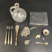 A mixed collection to include a set of six Victorian Walker & Hall reed and ribbon pattern