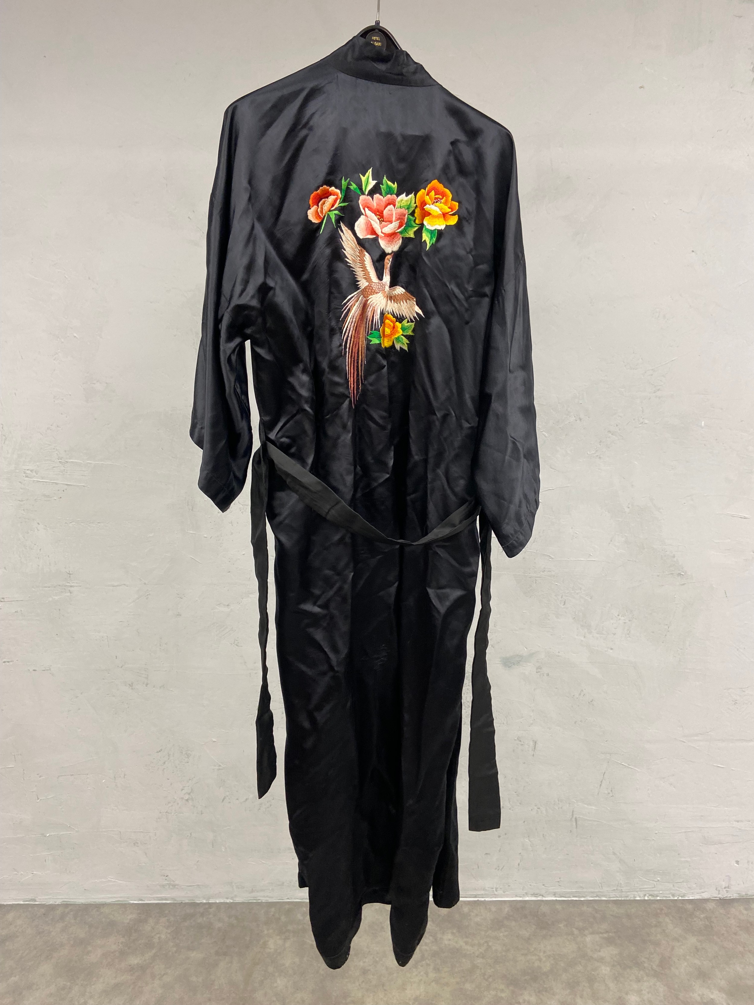 A mixed collection to include two silk shawls, two kimonos and an Eastern embroidered velvet - Image 10 of 12