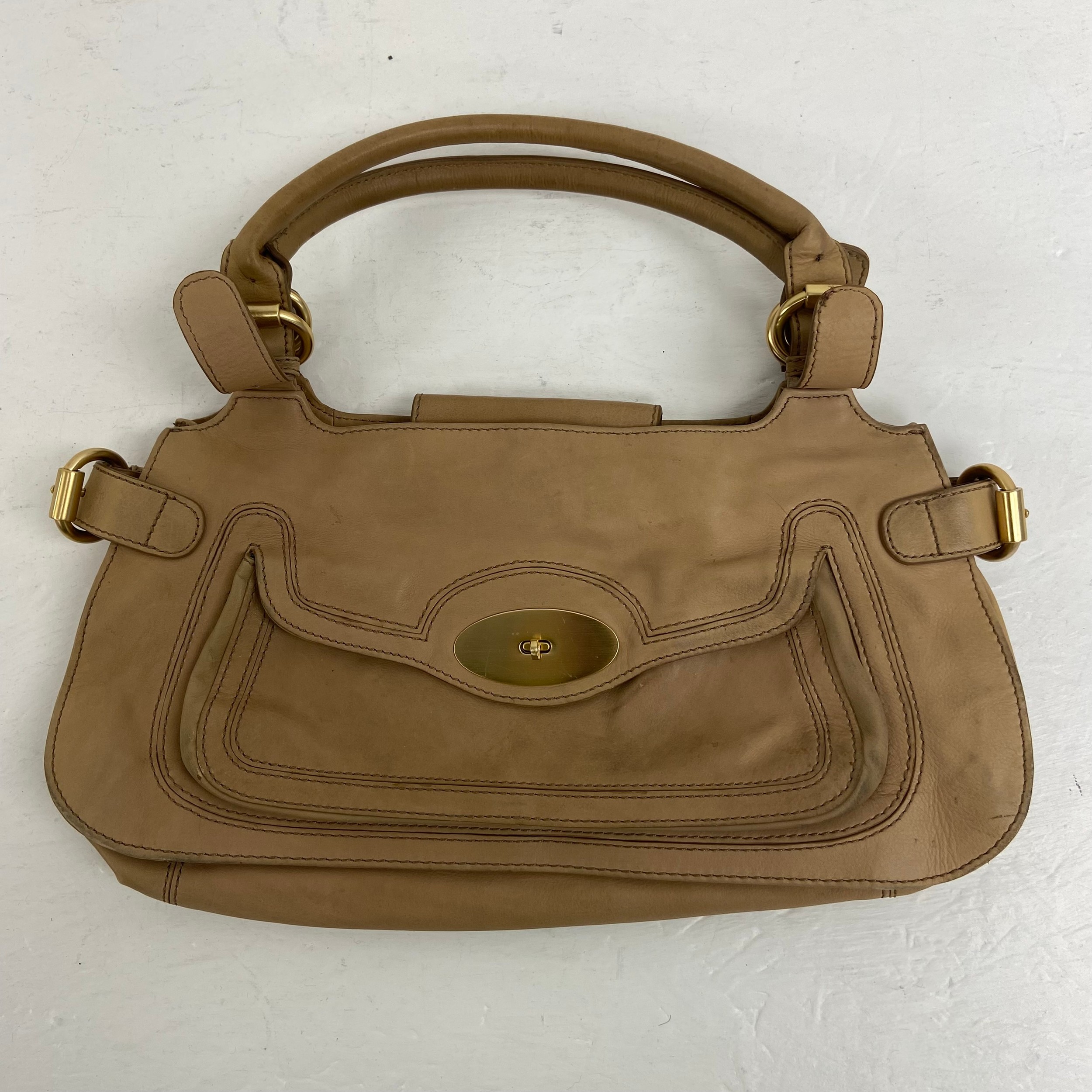 Five ladies' leather and other designer handbags to include a Gucci Boston Bag, Aquascutum, - Image 13 of 15
