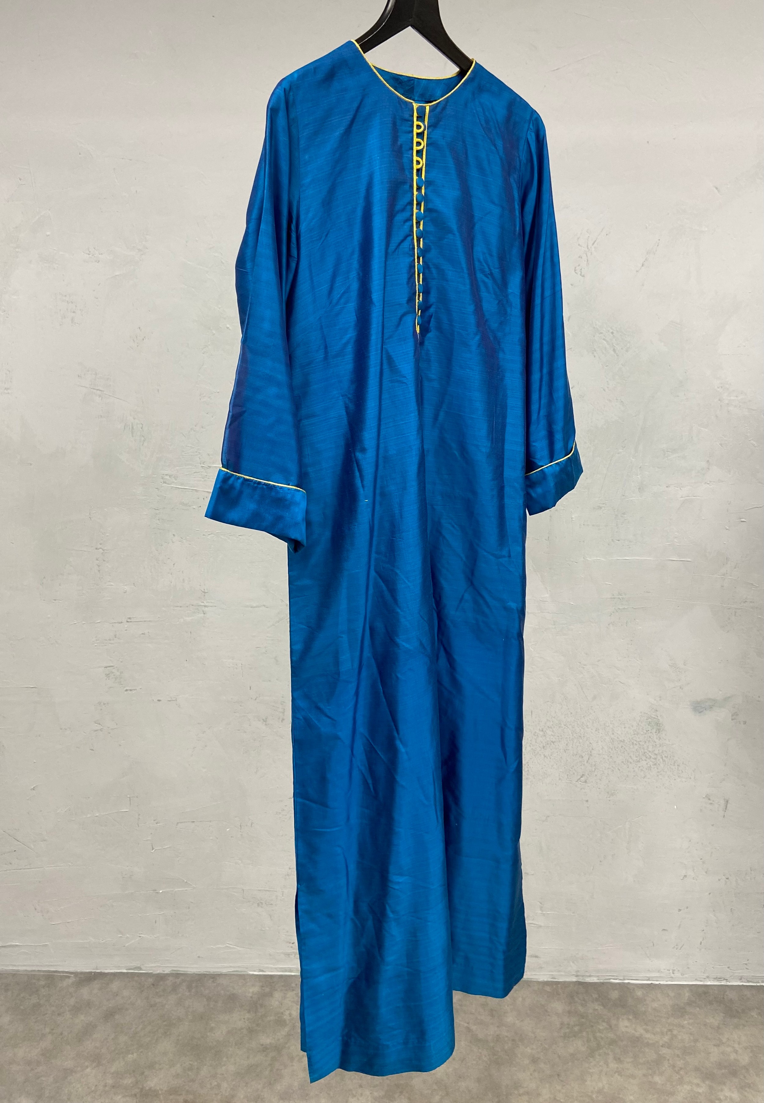 A mixed collection to include two silk shawls, two kimonos and an Eastern embroidered velvet - Image 2 of 12