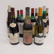 Twelve bottles of vintage red and white wine to include a 1999 Domaine Guillot-Broux Mâcon-