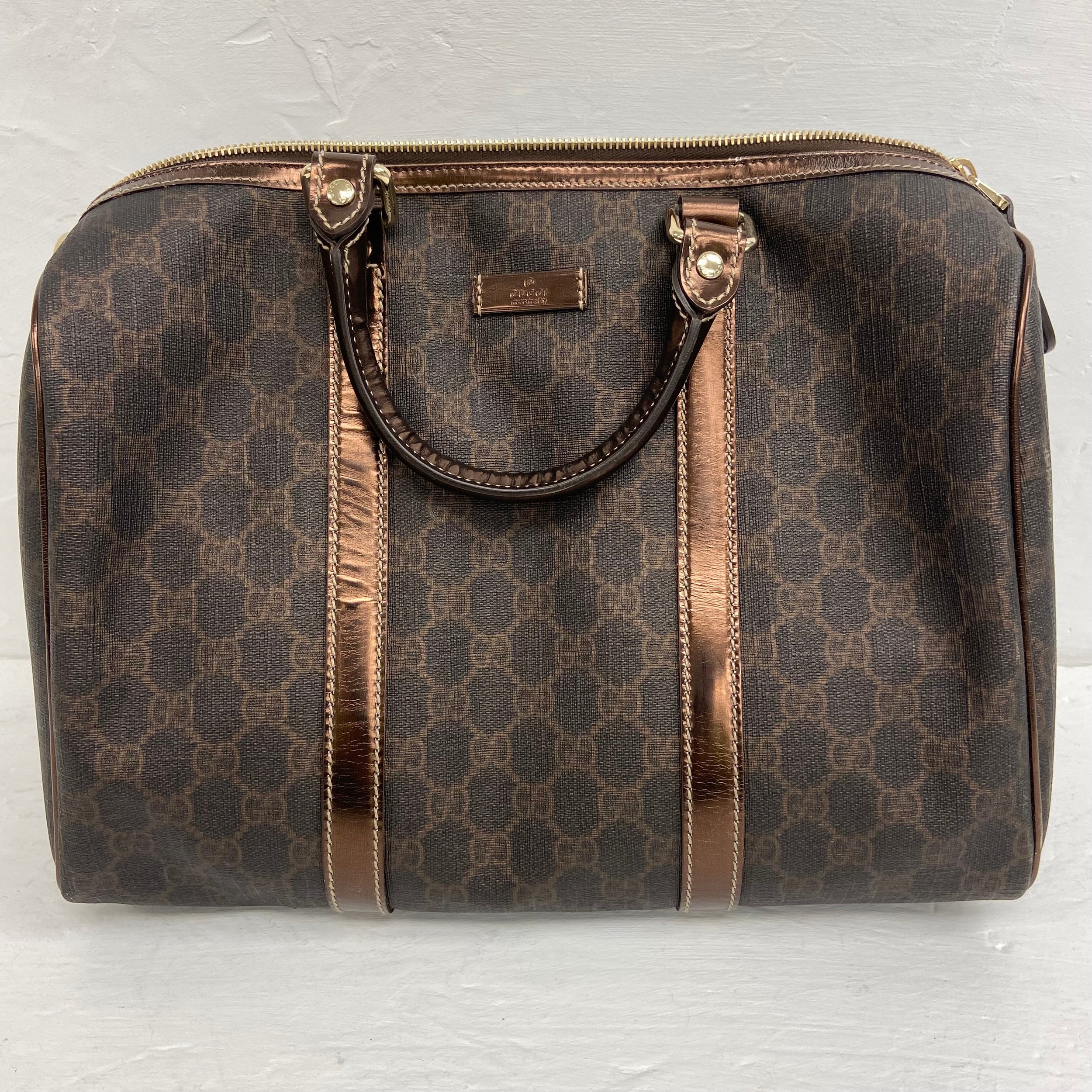 Five ladies' leather and other designer handbags to include a Gucci Boston Bag, Aquascutum, - Image 11 of 15