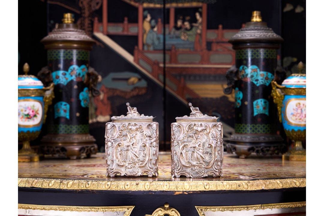 A RARE PAIR OF WILLIAM IV STERLING SILVER CHINOISERIE TEA CADDIES C. 1831, MICHAEL STARKEY - Image 21 of 40