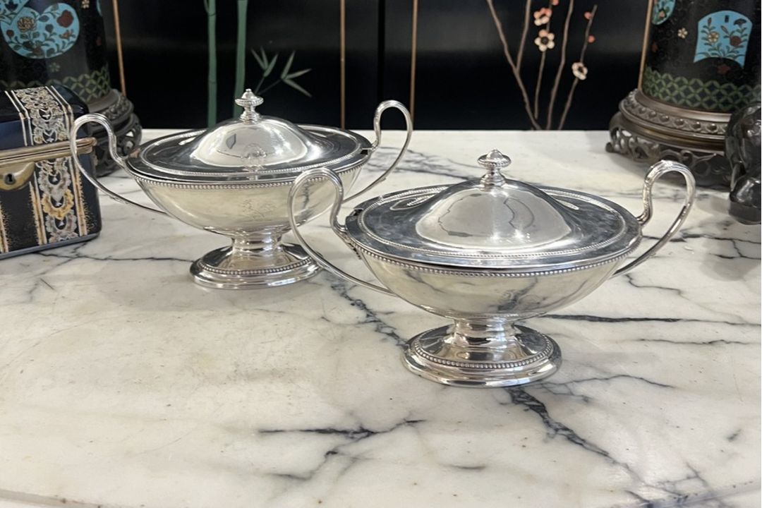 A PAIR OF GEORGE III STERLING SILVER SAUCE TUREENS C. 1780 - Image 9 of 13
