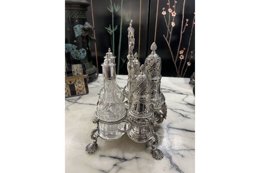 A FINE GEORGE II PERIOD STERLING SILVER WARWICK CRUET, C. 1758, JOHN DELMESTER - Image 3 of 10