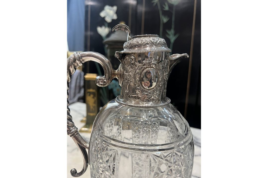 A FINE 19TH CENTURY STERLING SILVER AND CUT GLASS CLARET JUG C.1887, SHEFFIELD - Image 5 of 9