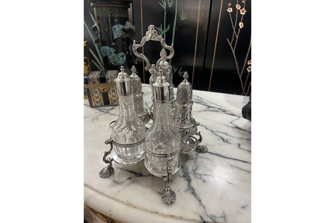A FINE GEORGE II PERIOD STERLING SILVER WARWICK CRUET, C. 1758, JOHN DELMESTER - Image 4 of 10