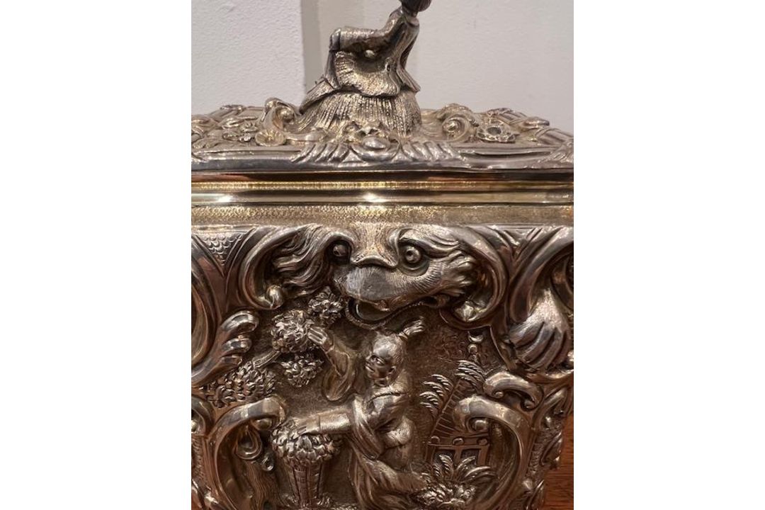 A RARE PAIR OF WILLIAM IV STERLING SILVER CHINOISERIE TEA CADDIES C. 1831, MICHAEL STARKEY - Image 11 of 40
