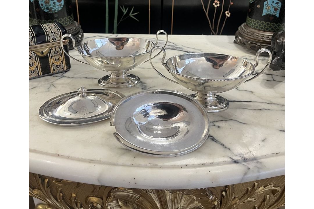 A PAIR OF GEORGE III STERLING SILVER SAUCE TUREENS C. 1780 - Image 11 of 13
