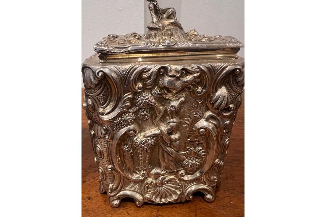 A RARE PAIR OF WILLIAM IV STERLING SILVER CHINOISERIE TEA CADDIES C. 1831, MICHAEL STARKEY - Image 10 of 40