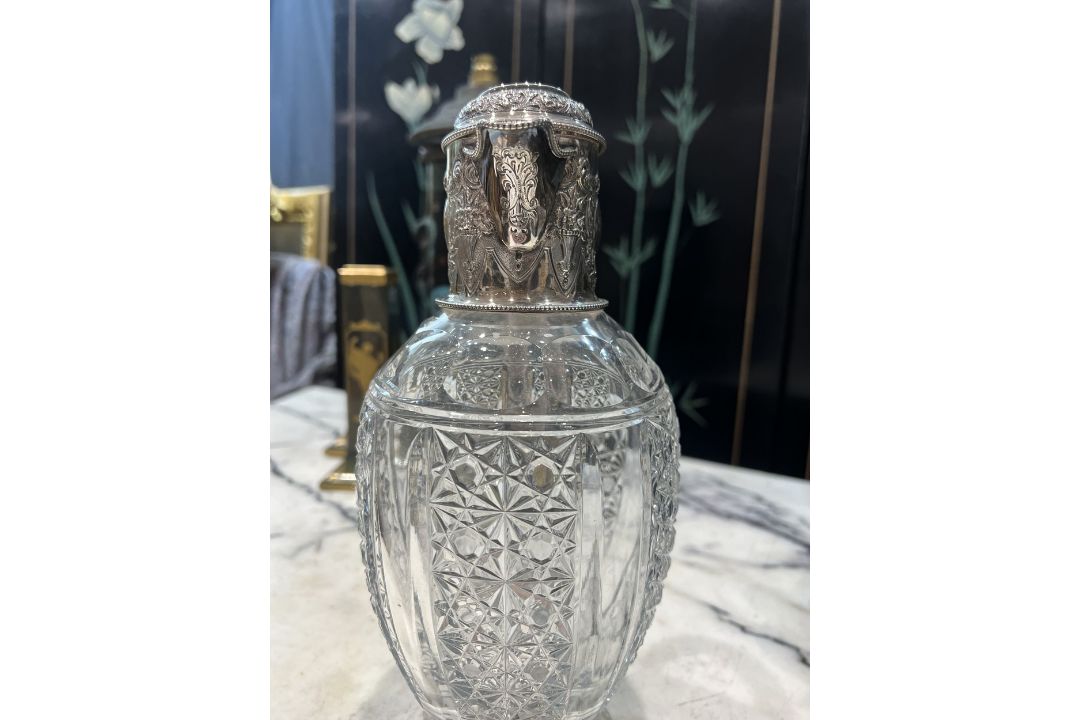 A FINE 19TH CENTURY STERLING SILVER AND CUT GLASS CLARET JUG C.1887, SHEFFIELD - Image 3 of 9