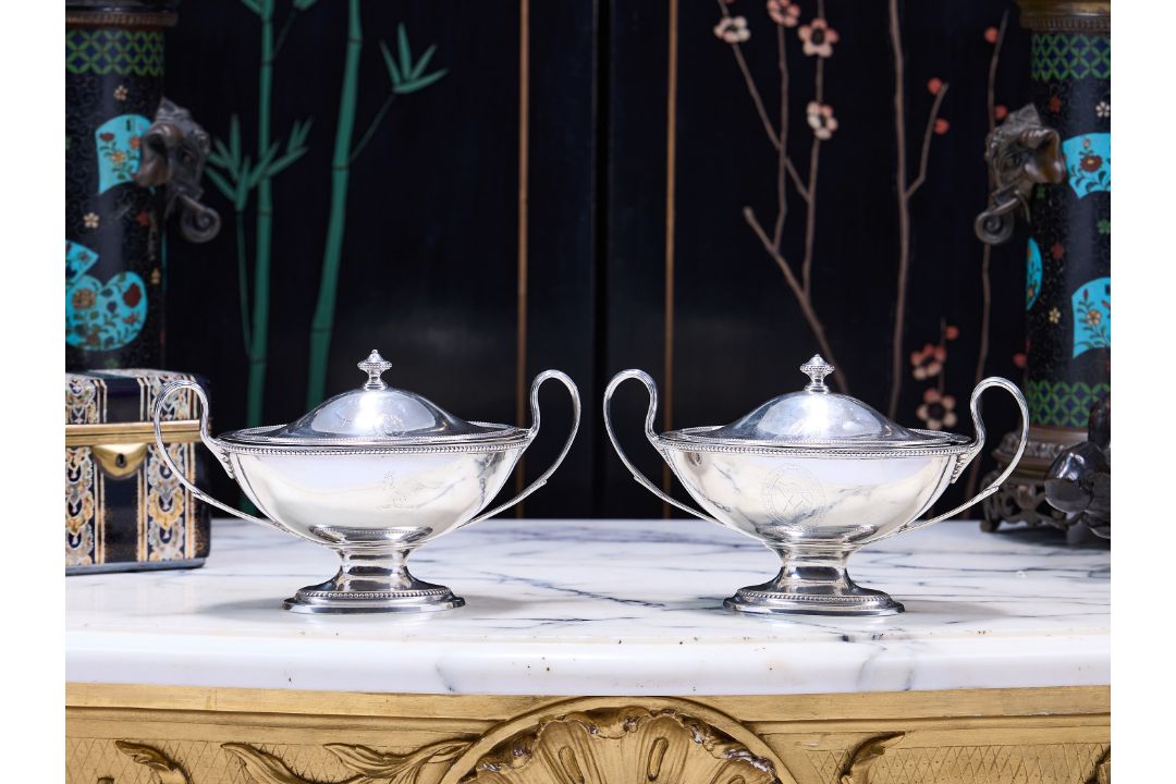 A PAIR OF GEORGE III STERLING SILVER SAUCE TUREENS C. 1780 - Image 1 of 13