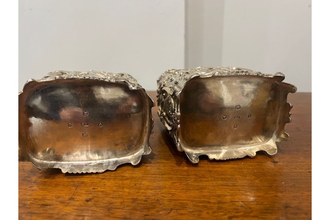 A RARE PAIR OF WILLIAM IV STERLING SILVER CHINOISERIE TEA CADDIES C. 1831, MICHAEL STARKEY - Image 25 of 40
