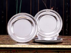 A SET OF GEORGE III STERLING SILVER DINNER PLATES, LONDON, 1806