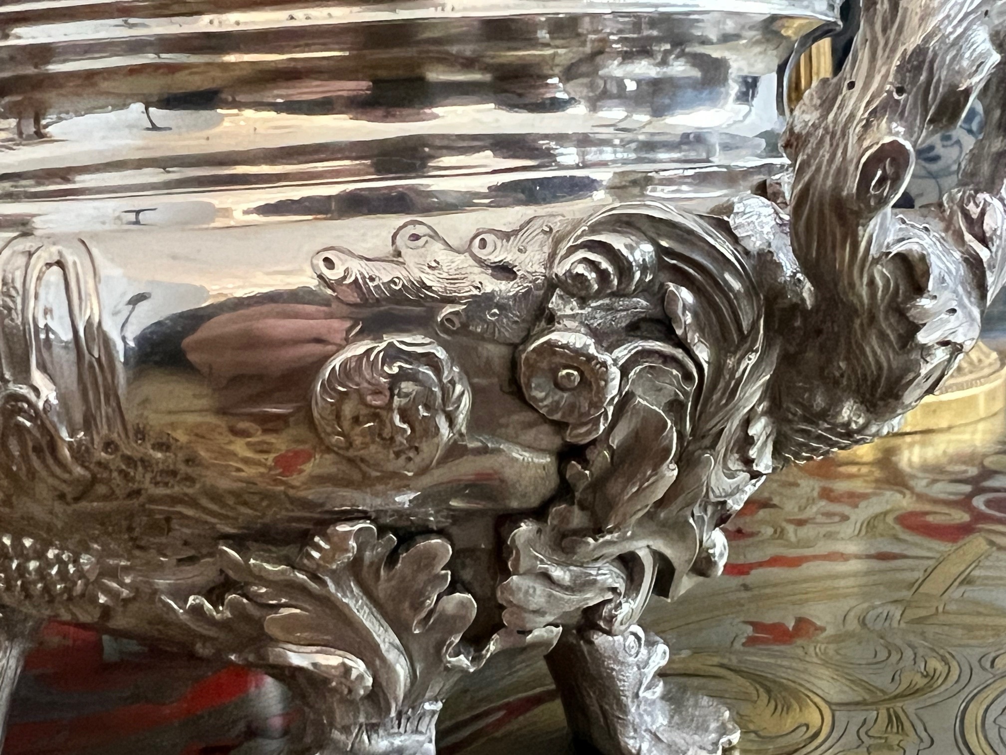A FINE PAIR OF 18TH CENTURY STERLING SILVER SAUCE TUREENS, LONDON, 1790, WILLIAM PITTS - Image 11 of 19