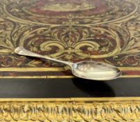 AN EARLY 18TH CENTURY GEORGE I PERIOD STERLING SILVER SPOON