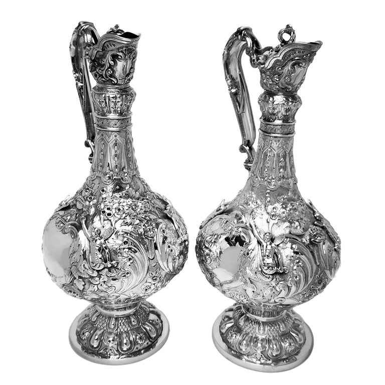 AN IMPRESSIVE PAIR OF IRISH STERLING SILVER 'ARMADA' CLARET JUGS C. 1876-1877, DUBLIN - Image 5 of 7