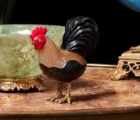 A FABERGE STYLE CARVED HARDSTONE AND SILVER GILT MODEL OF A COCKEREL