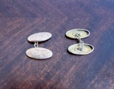 A PAIR OF 1930'S 9CT GOLD CUFFLINKS