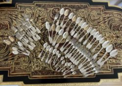 A COLLECTION OF 19TH CENTURY STERLING SILVER FIDDLE PATTERN FLATWARE