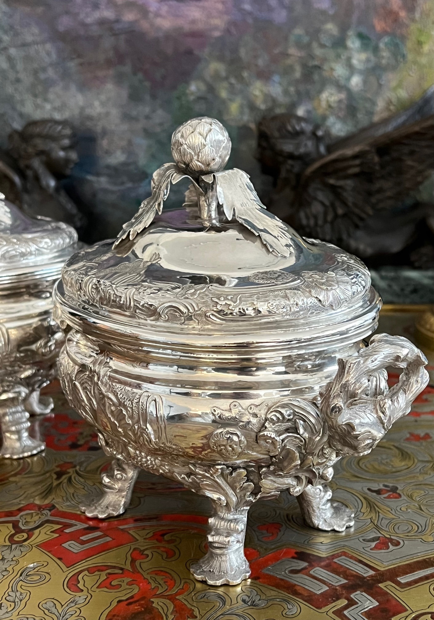 A FINE PAIR OF 18TH CENTURY STERLING SILVER SAUCE TUREENS, LONDON, 1790, WILLIAM PITTS - Image 5 of 19