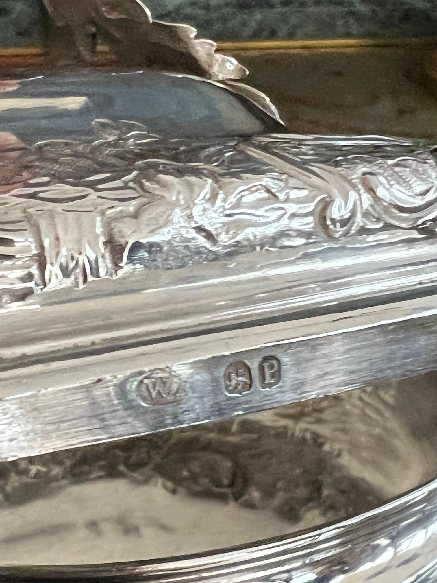 A FINE PAIR OF 18TH CENTURY STERLING SILVER SAUCE TUREENS, LONDON, 1790, WILLIAM PITTS - Image 6 of 19