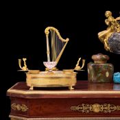 AN EXCEPTIONAL EARLY 19TH CENTURY PALAIS ROYAL MUSICAL HARP ENCRIER