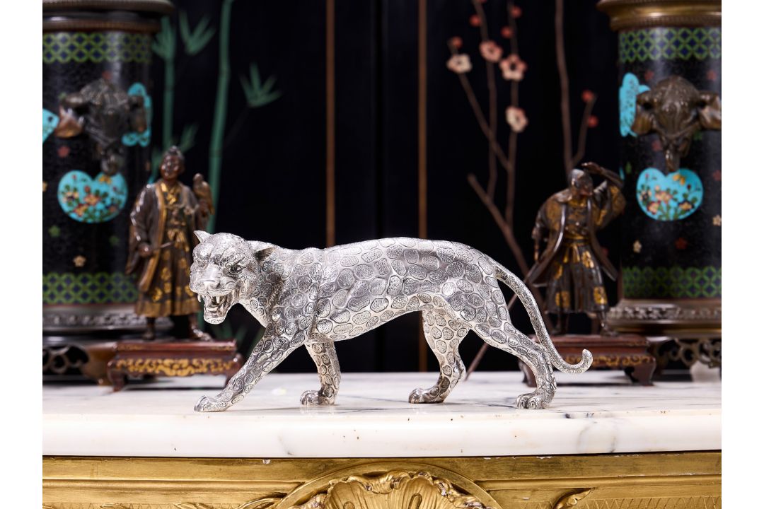 A SILVER MODEL OF A LEOPARD - Image 1 of 6