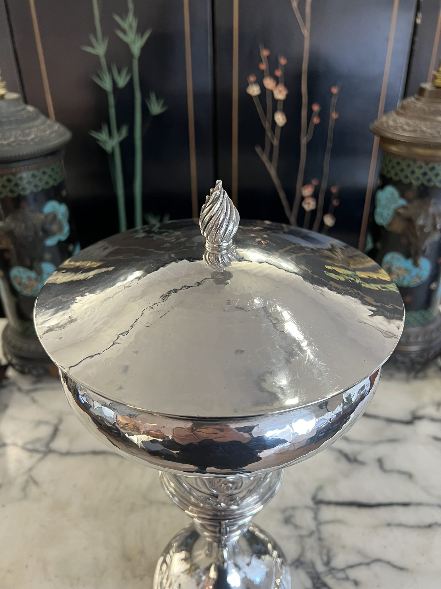 OMAR RAMSDEN C. 1923: A STERLING SILVER CUP AND COVER - Image 8 of 10