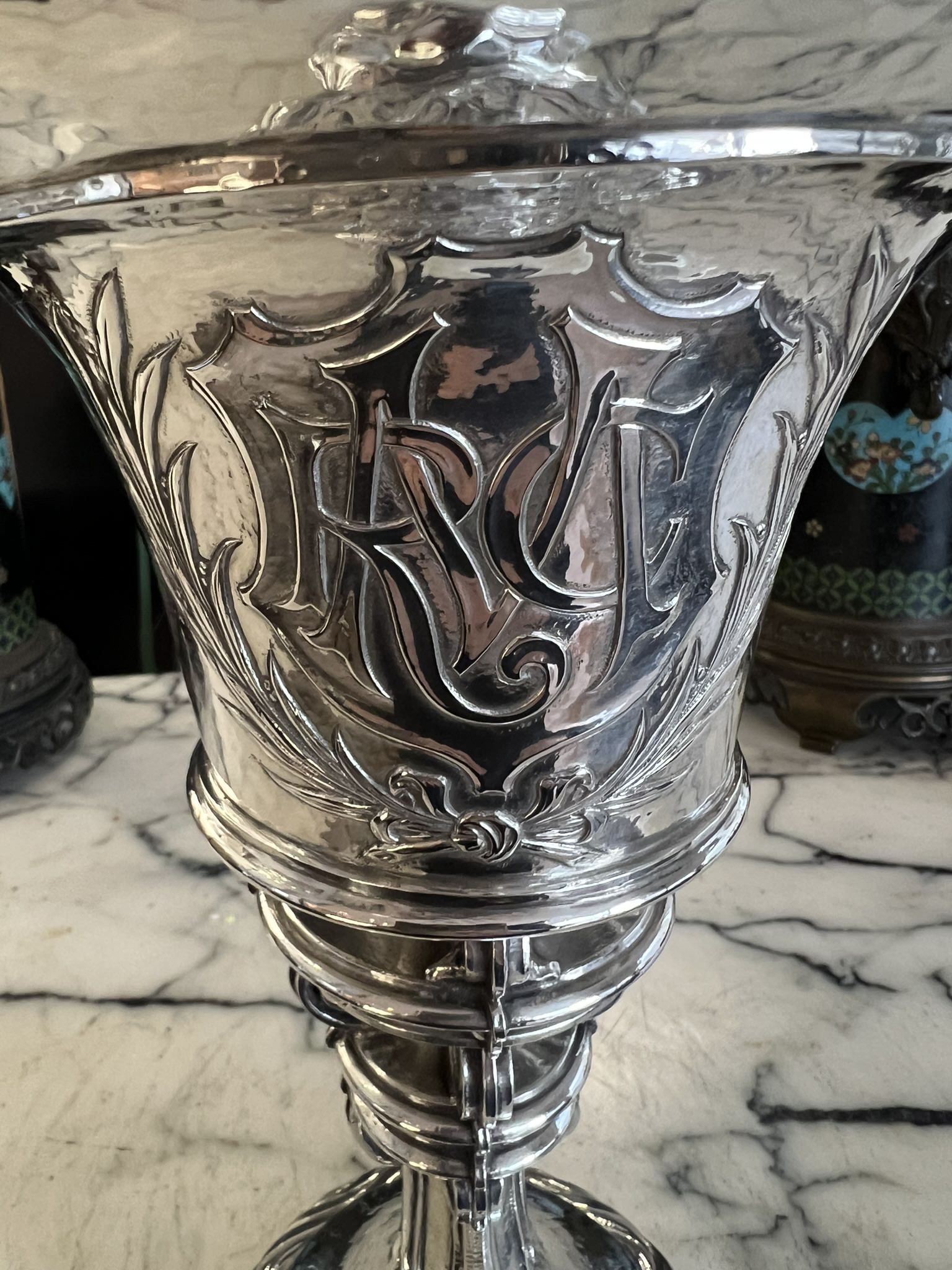 OMAR RAMSDEN C. 1923: A STERLING SILVER CUP AND COVER - Image 5 of 10
