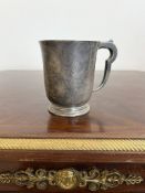 A STERLING SILVER MUG, BIRMINGHAM, 1941