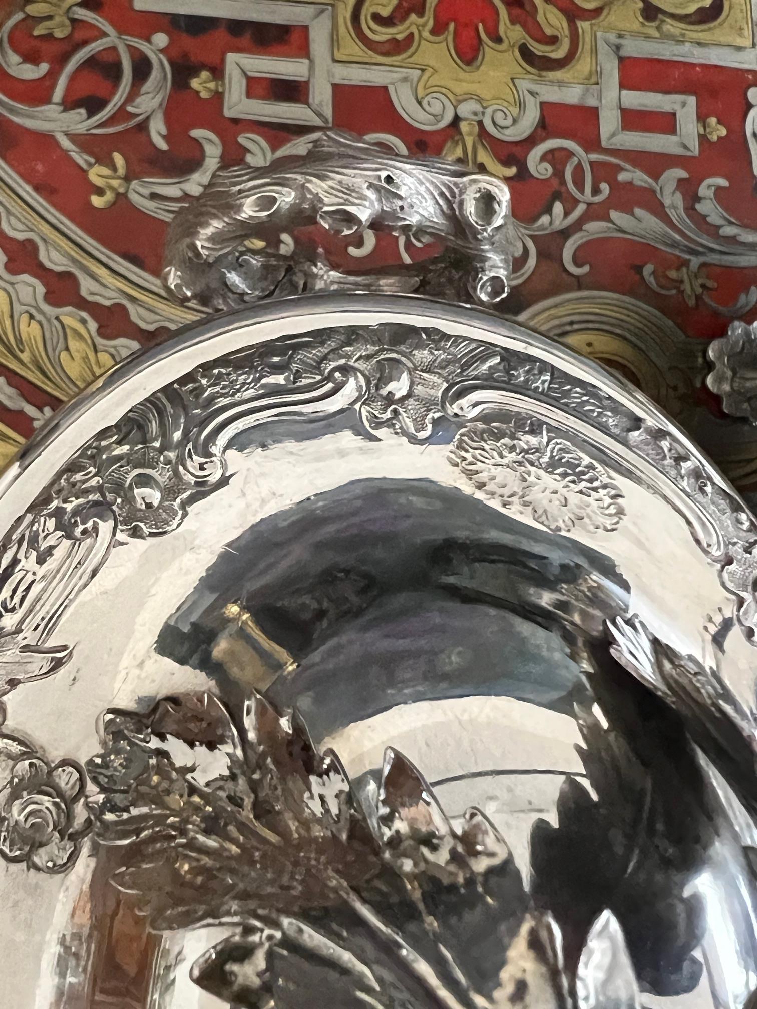 A FINE PAIR OF 18TH CENTURY STERLING SILVER SAUCE TUREENS, LONDON, 1790, WILLIAM PITTS - Image 12 of 19