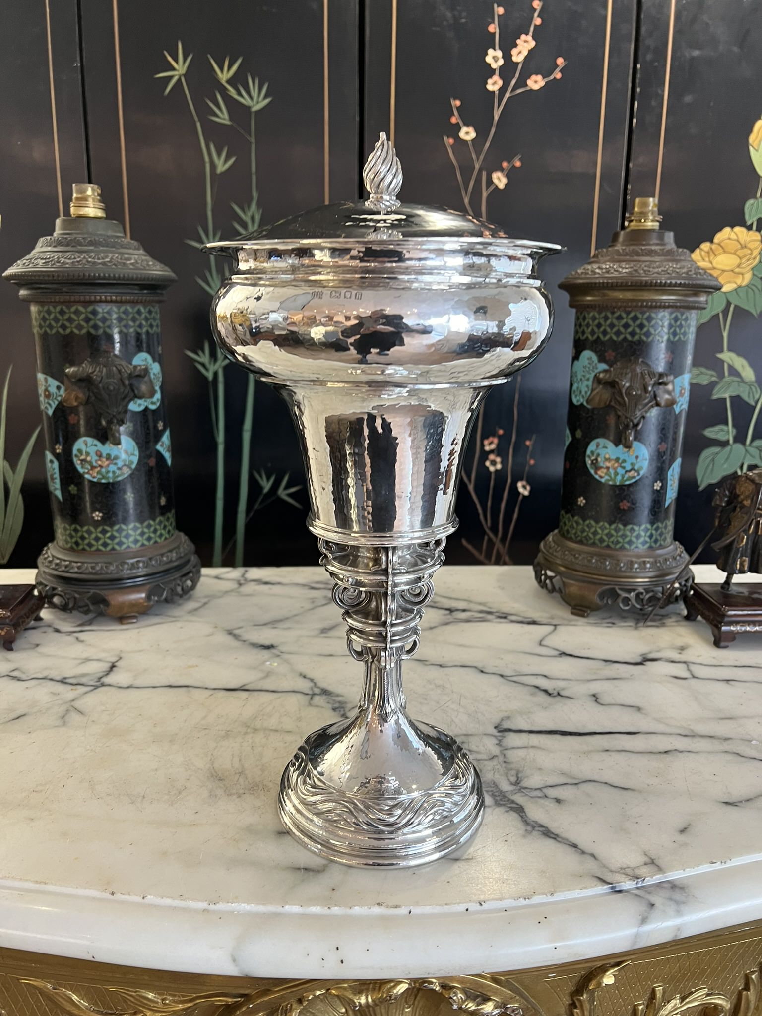 OMAR RAMSDEN C. 1923: A STERLING SILVER CUP AND COVER - Image 6 of 10
