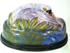 AN 18TH CENTURY BILSTON ENAMEL SWAN BONBONNIERE C. 1780