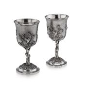 A RARE PAIR OF 19TH CENTURY CHINESE EXPORT SOLID SILVER GOBLETS, CUMSHING c.1880