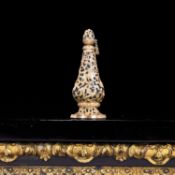 A FINE MID 18TH CENTURY GOLD MOUNTED BLOODSTONE SCENT BOTTLE