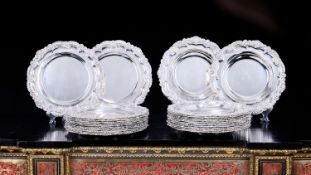 A SET OF TWENTY FOUR REGENCY SILVER DINNER AND SOUP PLATES, EDWARD FARRELL FOR BARON HASTINGS