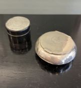 TWO EARLY 20TH CENTURY STERLING SILVER SNUFF BOXES