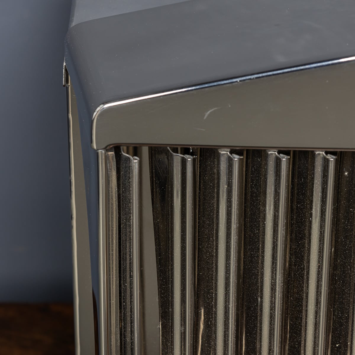 A ROLLS ROYCE RADIATOR GRILLE HUMIDOR AND ACCESSORIES CASE - Image 8 of 30
