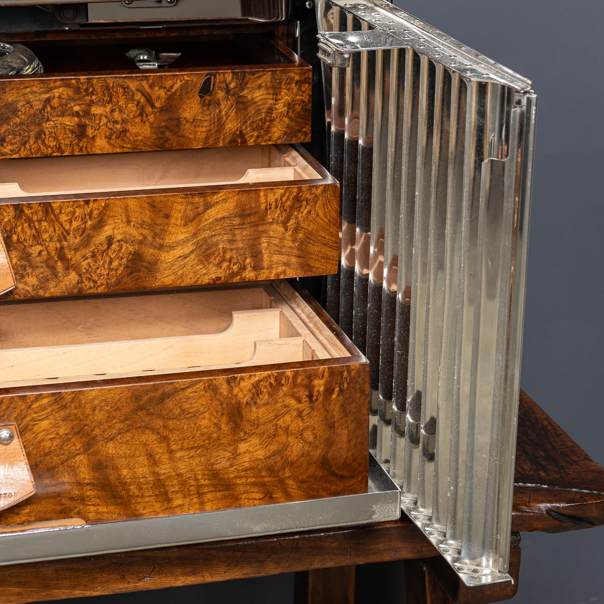 A ROLLS ROYCE RADIATOR GRILLE HUMIDOR AND ACCESSORIES CASE - Image 24 of 30