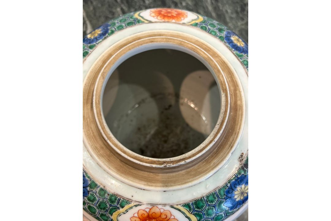 A CHINESE KANGXI FAMILLE VERTE PORCELAIN TEA JAR - Image 11 of 13