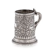 OOMERSII MAWJI: A 19TH CENTURY INDIAN KUTCH SOLID SILVER MUG C. 1890