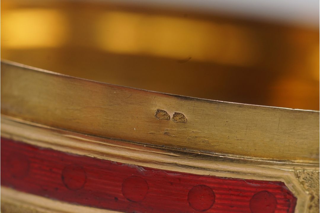 A FINE 18TH CENTURY GOLD AND ENAMEL BONBONNIERE, DANIEL MARCHAND & CO. C. 1785 - Image 8 of 30