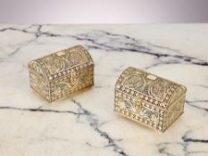 A PAIR OF SILVER GILT FILIGREE CASKETS, PROBABLY GOA, 18TH / 19TH CENTURY