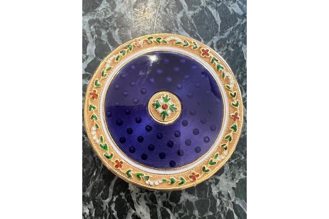 A FINE 18TH CENTURY GOLD AND ENAMEL BONBONNIERE, DANIEL MARCHAND & CO. C. 1785 - Image 20 of 30